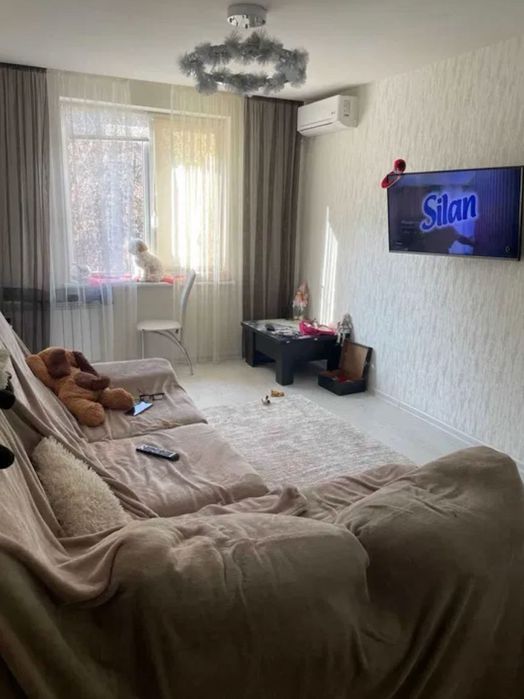 Продам 3 комнатную квартиру пр-т Гагарина, метро Спортивная S=65м2 VW