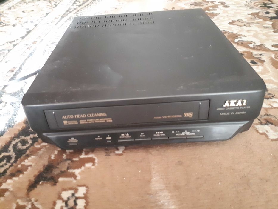 Продам видик видеопроигрователь AKAI