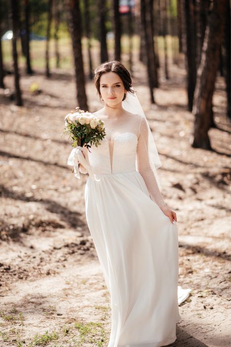 Продам весільну сукню