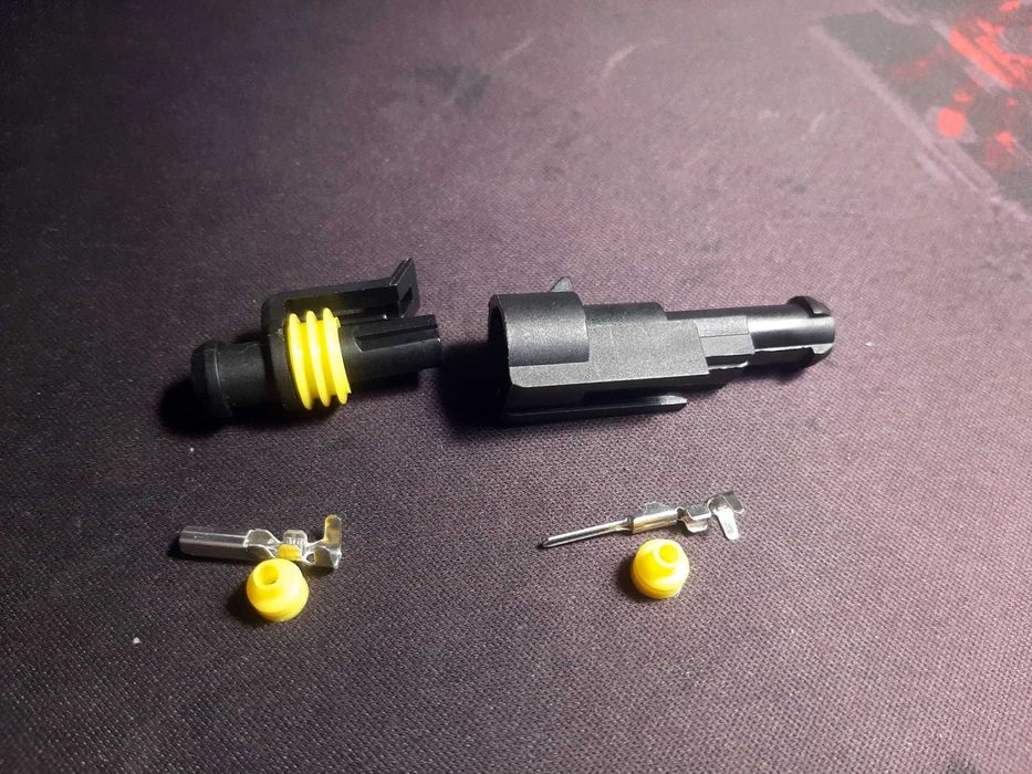 Набір вологозахищених роз'ємів (фішок) для авто 1-4 pin + клеми