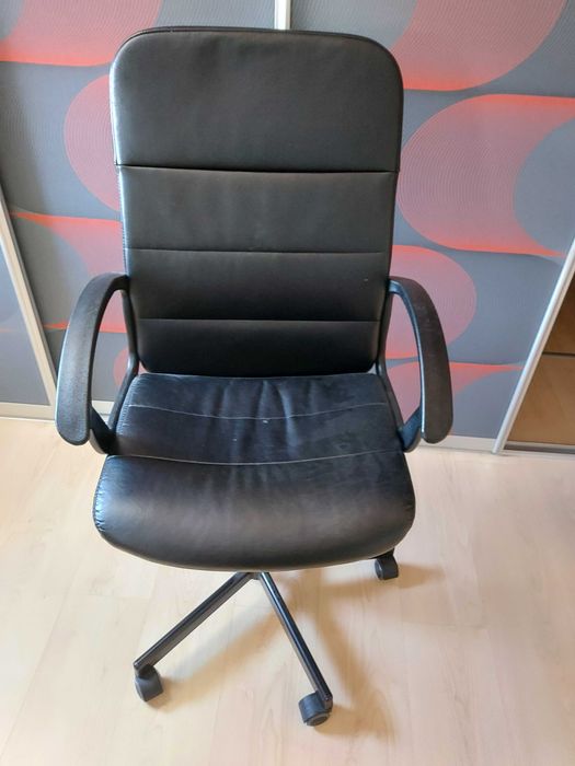 Krzesło do biurka - Nowoczesny ergonomiczny fotel z ekoskóry