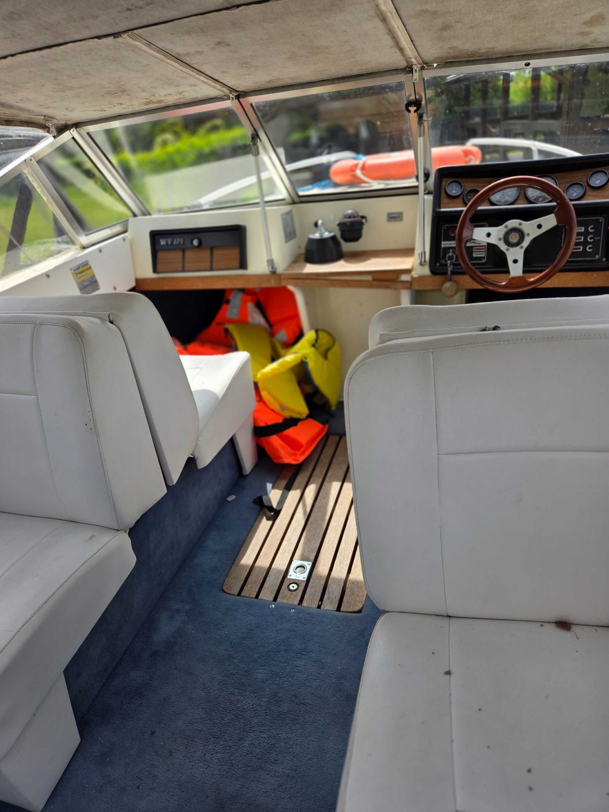 Motorówka Starcraft Marine WV-171  mercruiser 3.0 140 hp