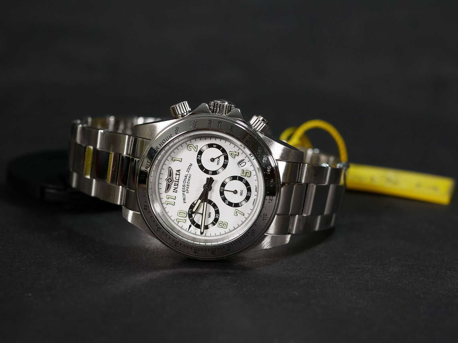 Часы Invicta 17023 из коллекции Speedway Collection  с коробкой