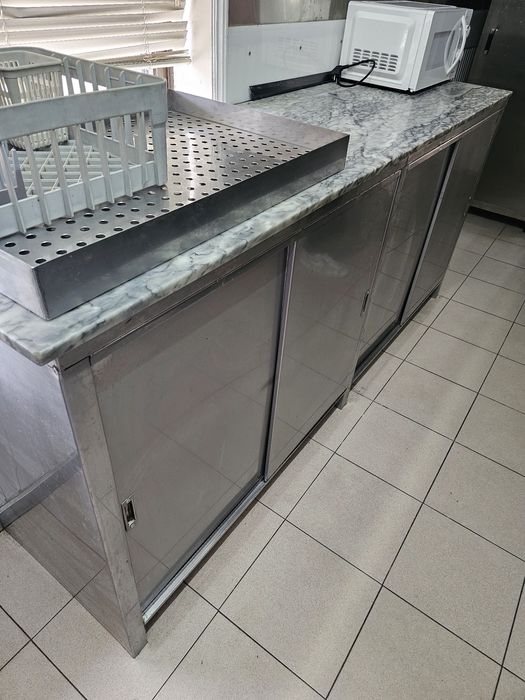 Armario inox com portas de correr