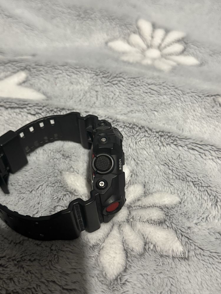 Casio G-Shock GA-700-1A – Jak Nowy! + Puszka & Dowód Zakupu