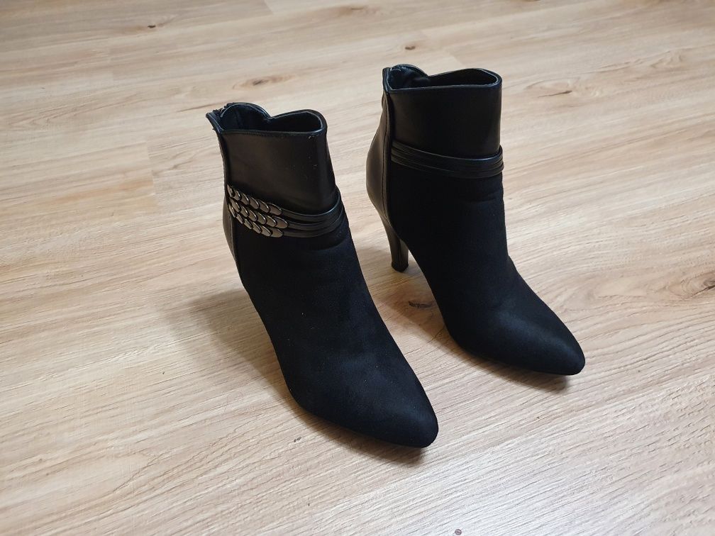 Botki na obcasie jak nowe kupione w CCC
