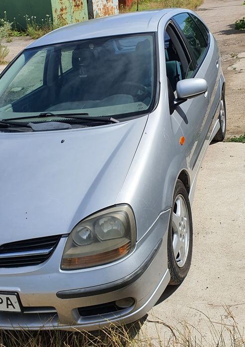 Nissan almera tino 2,2D
