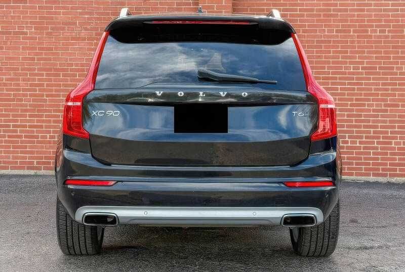2018 Volvo XC90 T6 Momentum