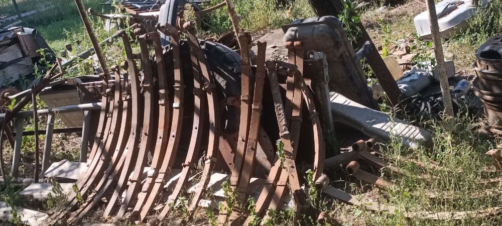 Ступиці ресори комплектуючі прицепа