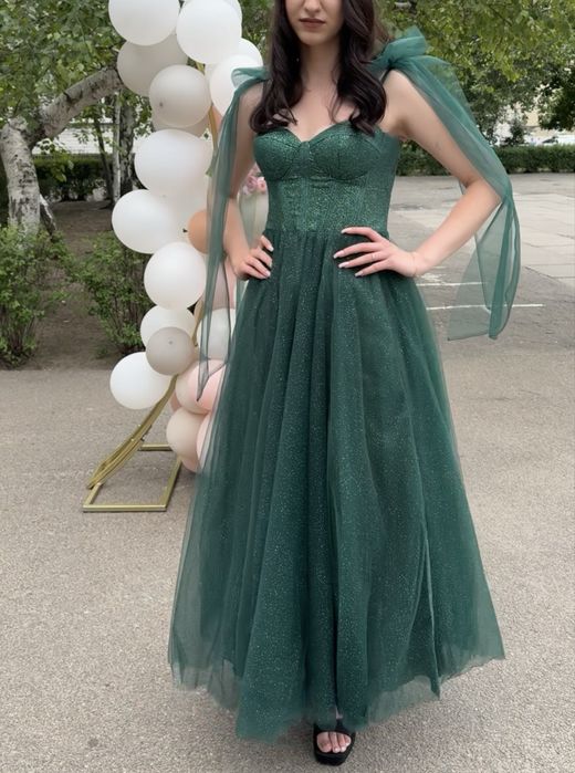 Випускна сукня з блискітками