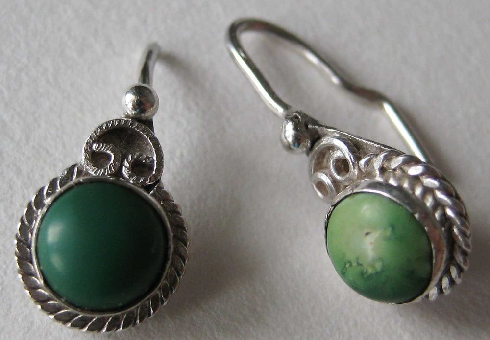 Сережки срібні з зеленою бірюзою Кульчики Монголія Під ремонт