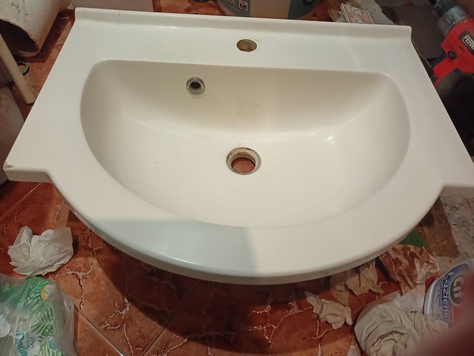 Umywalka 60cm naszafkowa