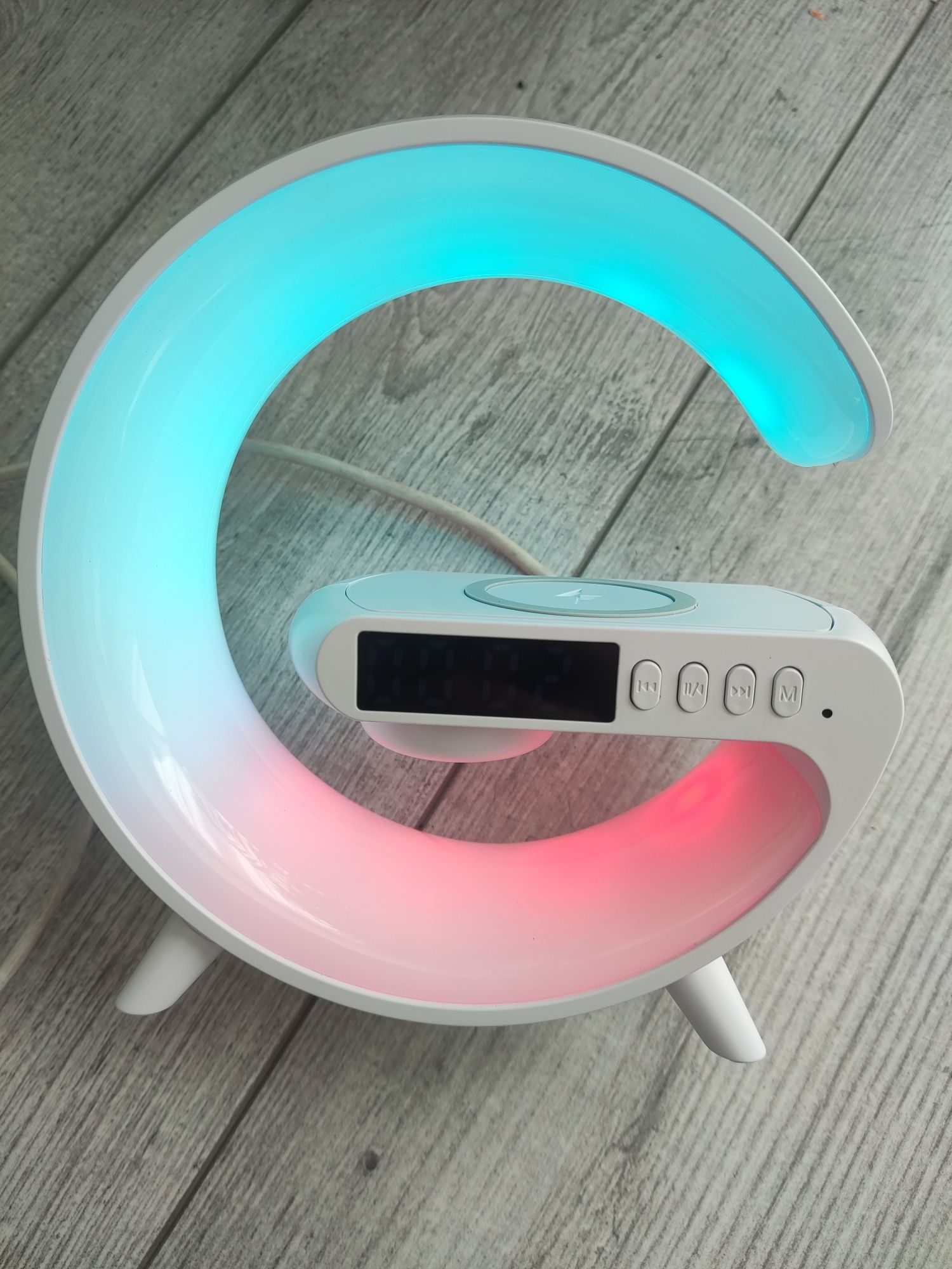 Głośnik Bluetooth z zegarem