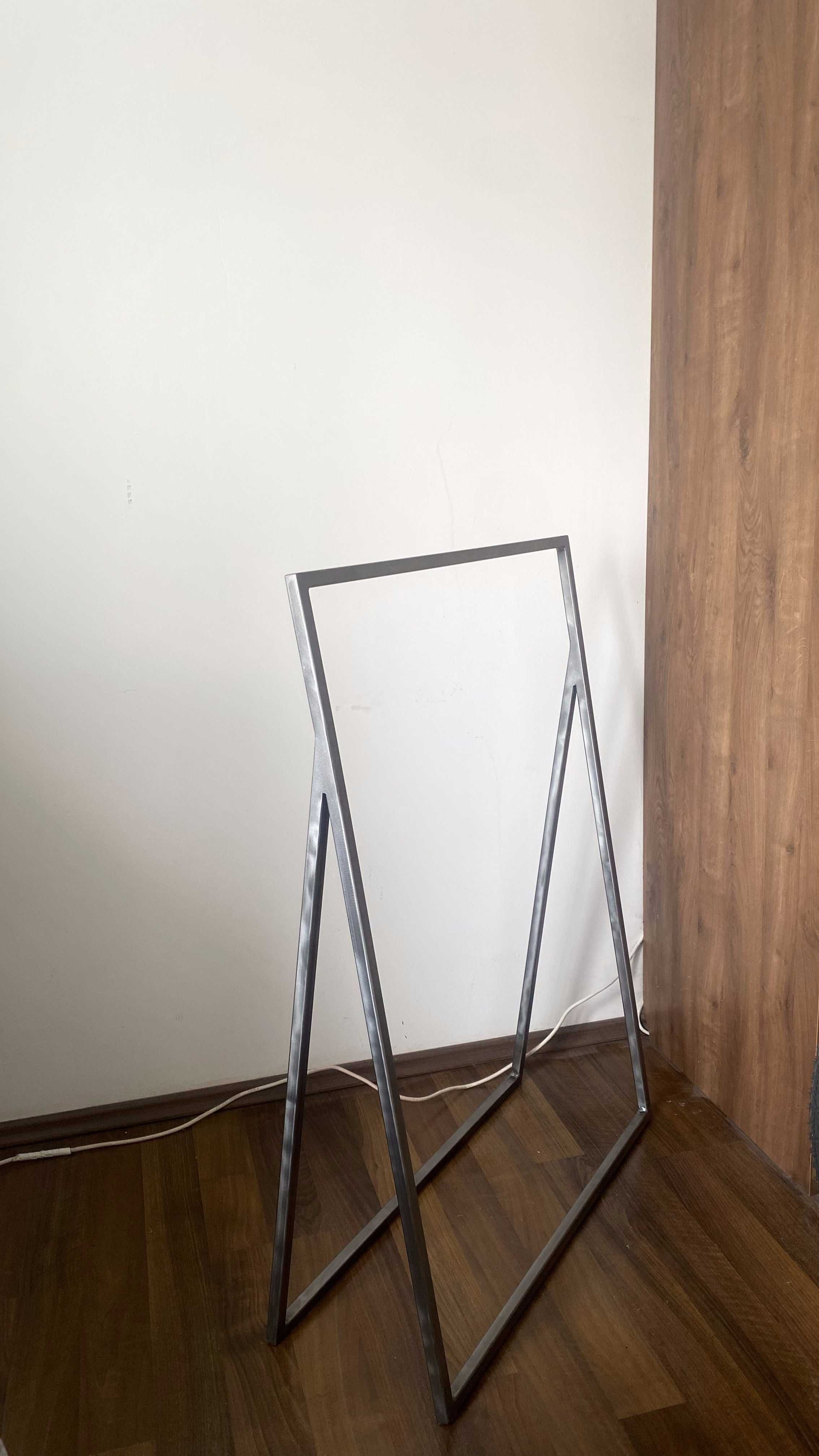Wieszak wolnostojący X11 – stalowy, loftowy design, 110x80x30 cm
