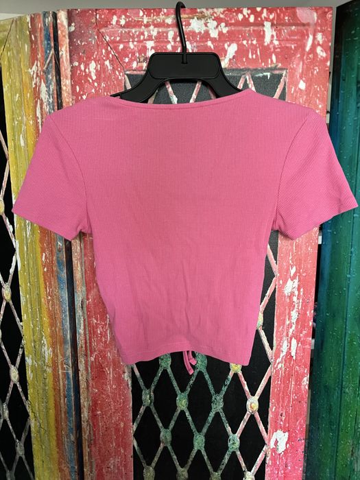 Różowy damski top na krótki rękaw z prążkowanego materiału Zara [S]
