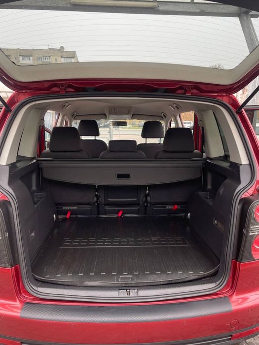 Фольцваген тоуран 1.9,не фарбований