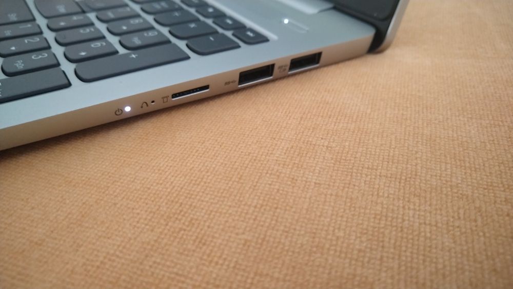 Lenovo Ideapad Slim 5 16ABR8
