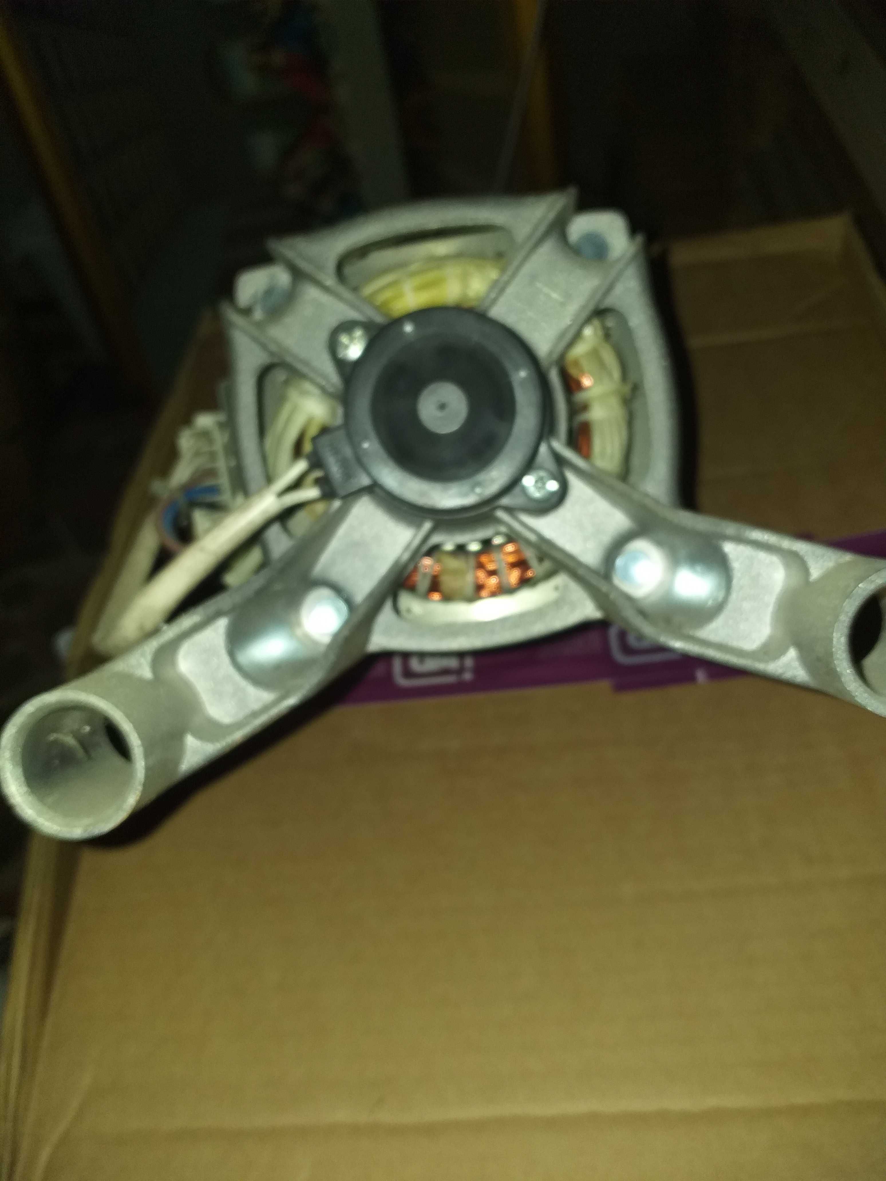 Motor máquina indesit
