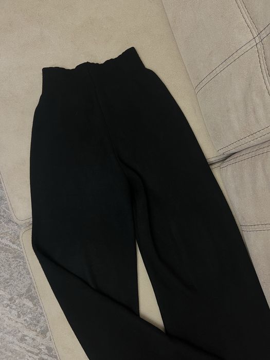Чорні широкі утеплені штани від zara