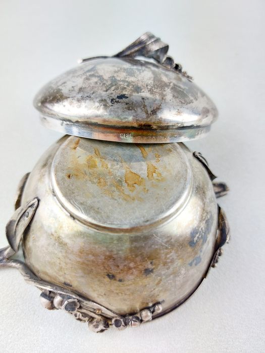 Cukiernica HEFRA konwalie Plater