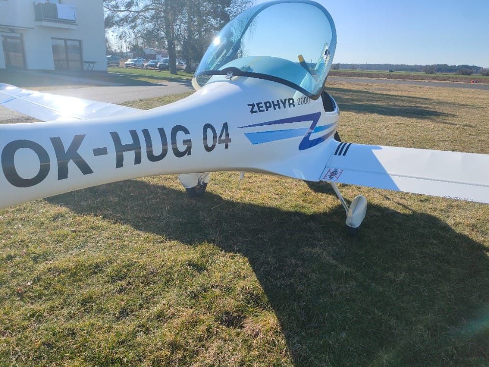 Літак Zephyr 2000