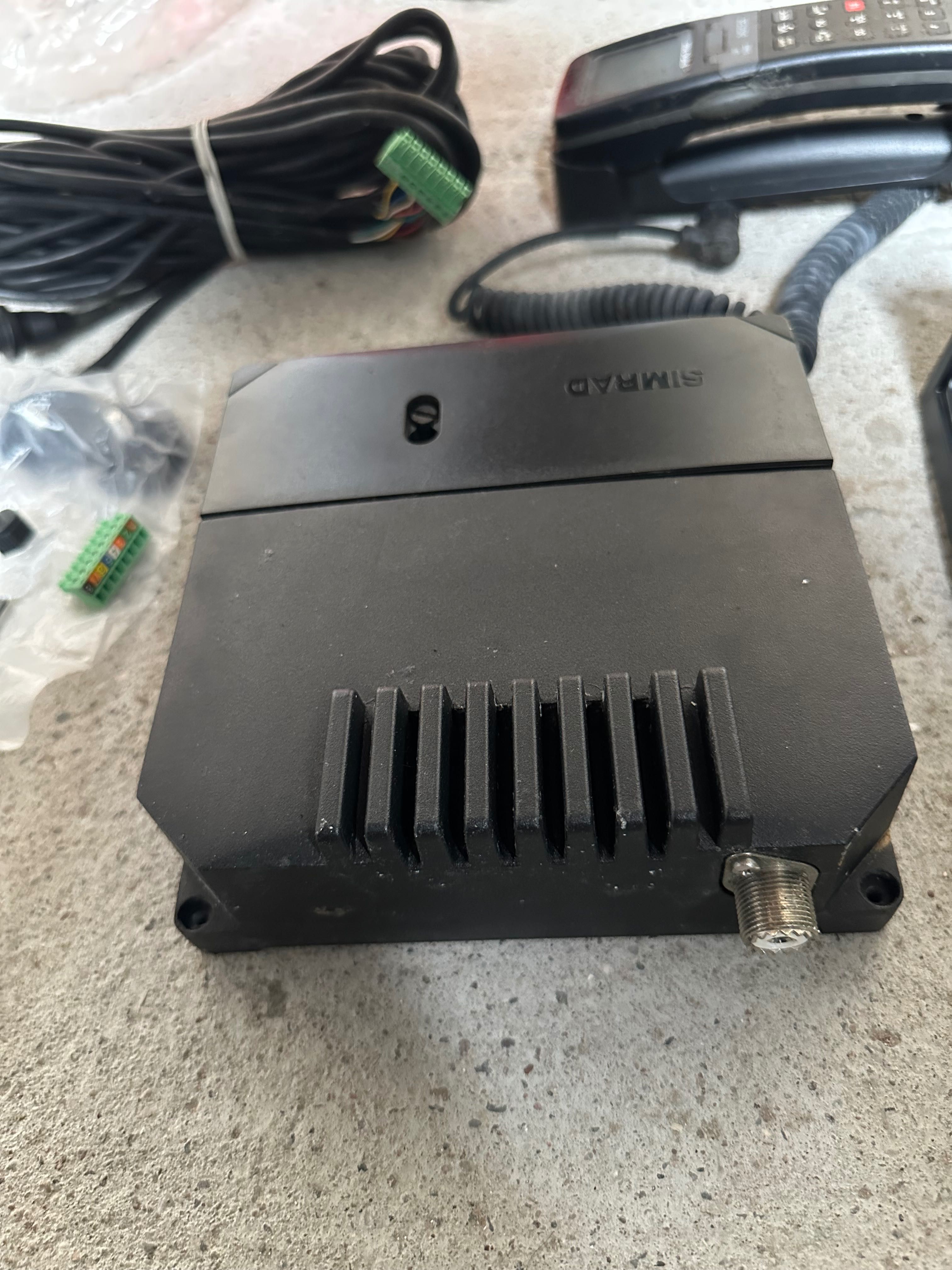 VHF Simrad RS80B