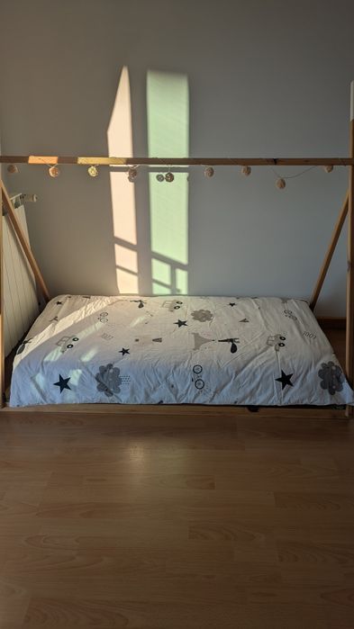 Estrutura da cama Montessori + colchão 70x140cm + edredon com capa