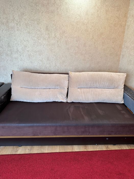 Продам розкладні диван з кріслом.
