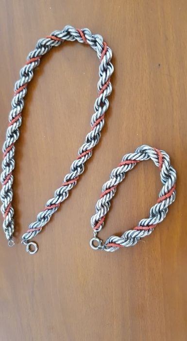 Colar e pulseira em prata e coral