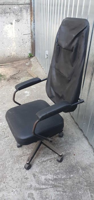 Офісне крісло - 120х60х50 см.
