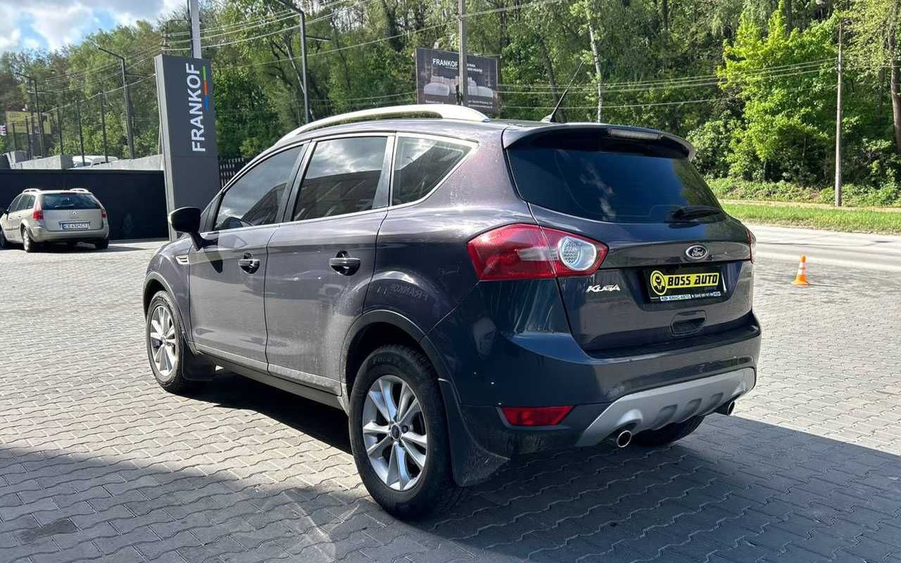 Ford Kuga 2012 року