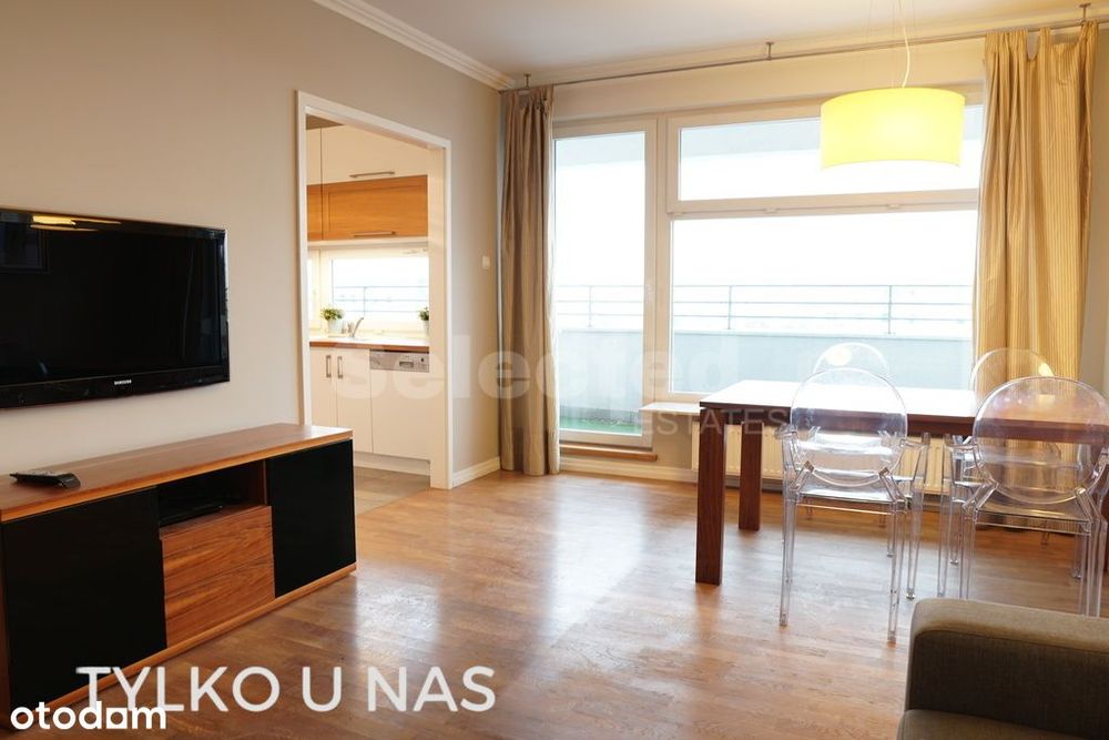 Przestronne i jasne mieszkanie z tarasem i garażem