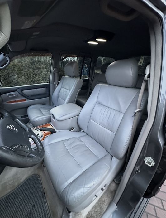 Продам ЛЕГЕНДУ Toyota Land Cruiser 100 2004 4.7 газ