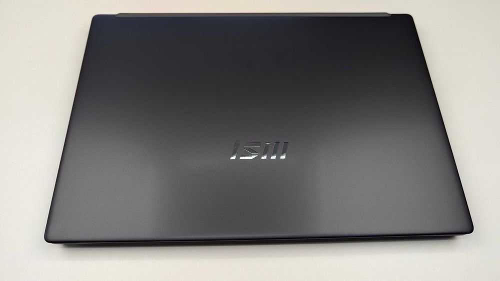 Laptop MSI Modern 14 " Intel i3 8 GB / 512 GB czarny QWERTY IT