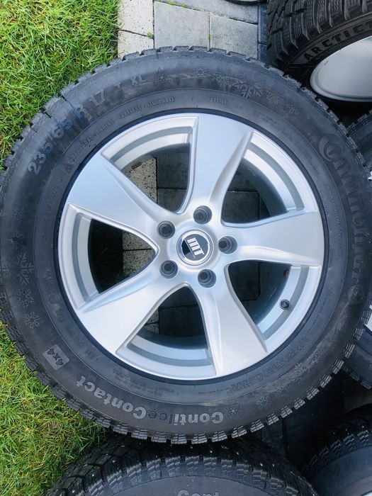 Koła zimowe  felgi 17 cali vw Amarok 5x120 opony 235/65/17