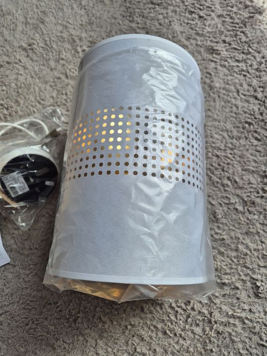 Lampa wisząca biało złota regulowana długość must have hit elegancka