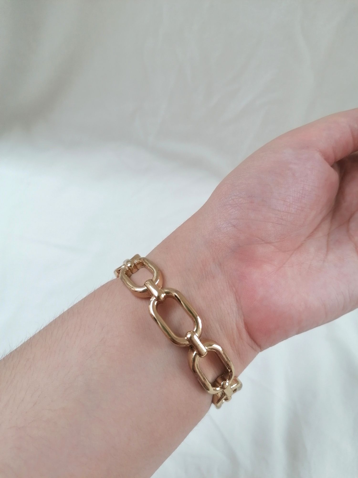 Pulseira Dourada estilo corrente