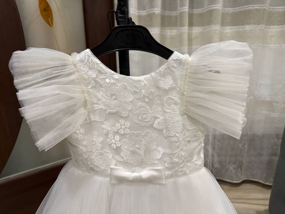 Сукня біла плаття святкове сніжинка новий рік 3-5 років срібло пишне