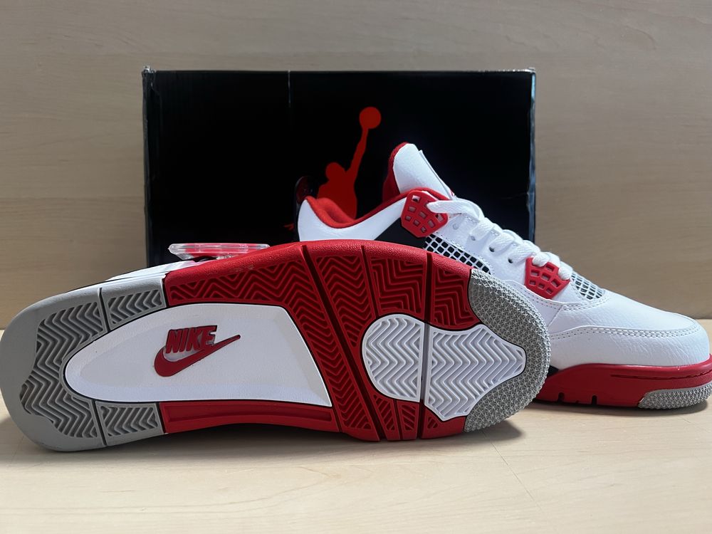 Air Jordan 4 Retro “Fire Red 2020”