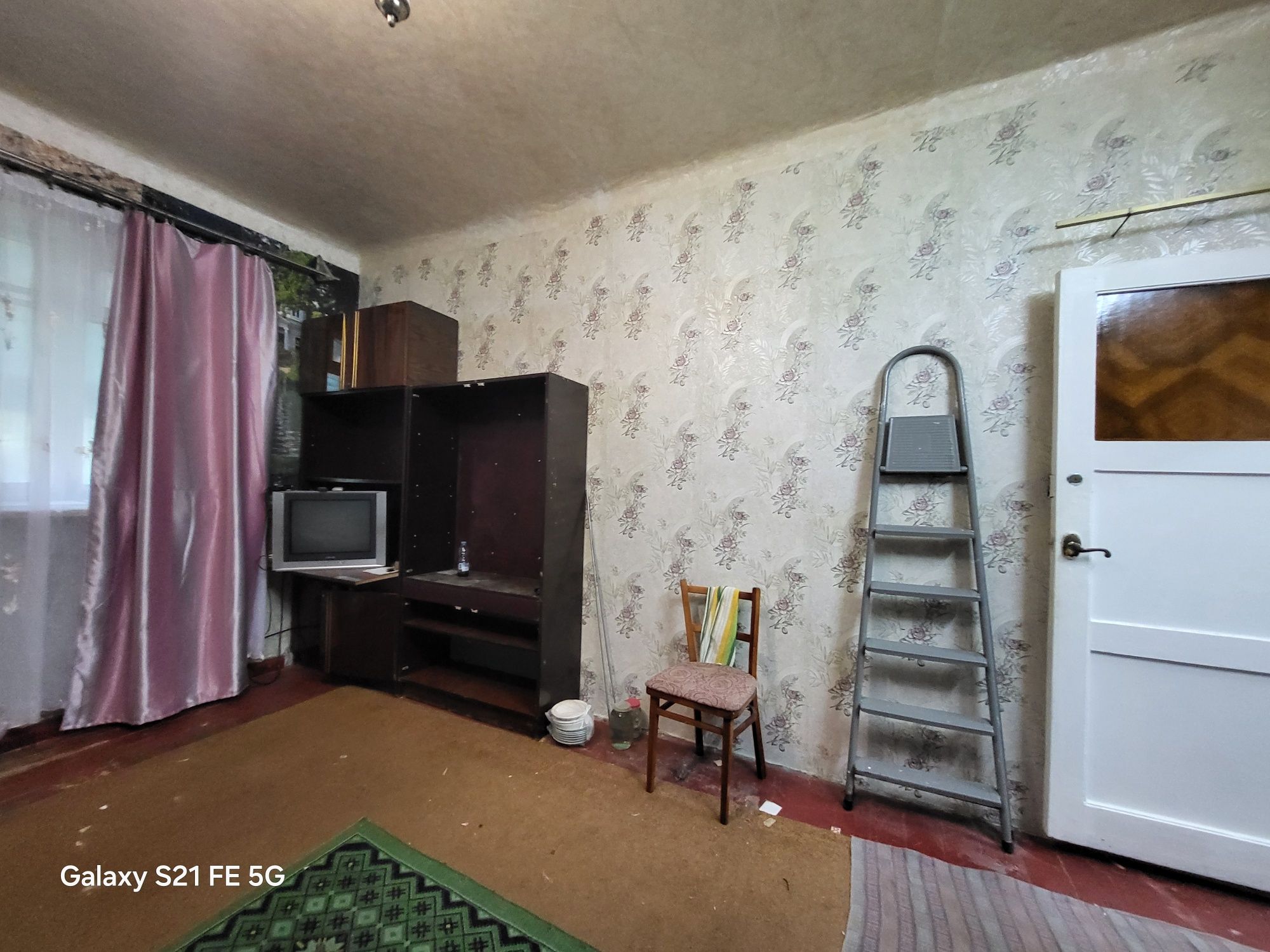 Продам 2 х комн.кв в районе Металлургов / 3 этаж / полномтражная