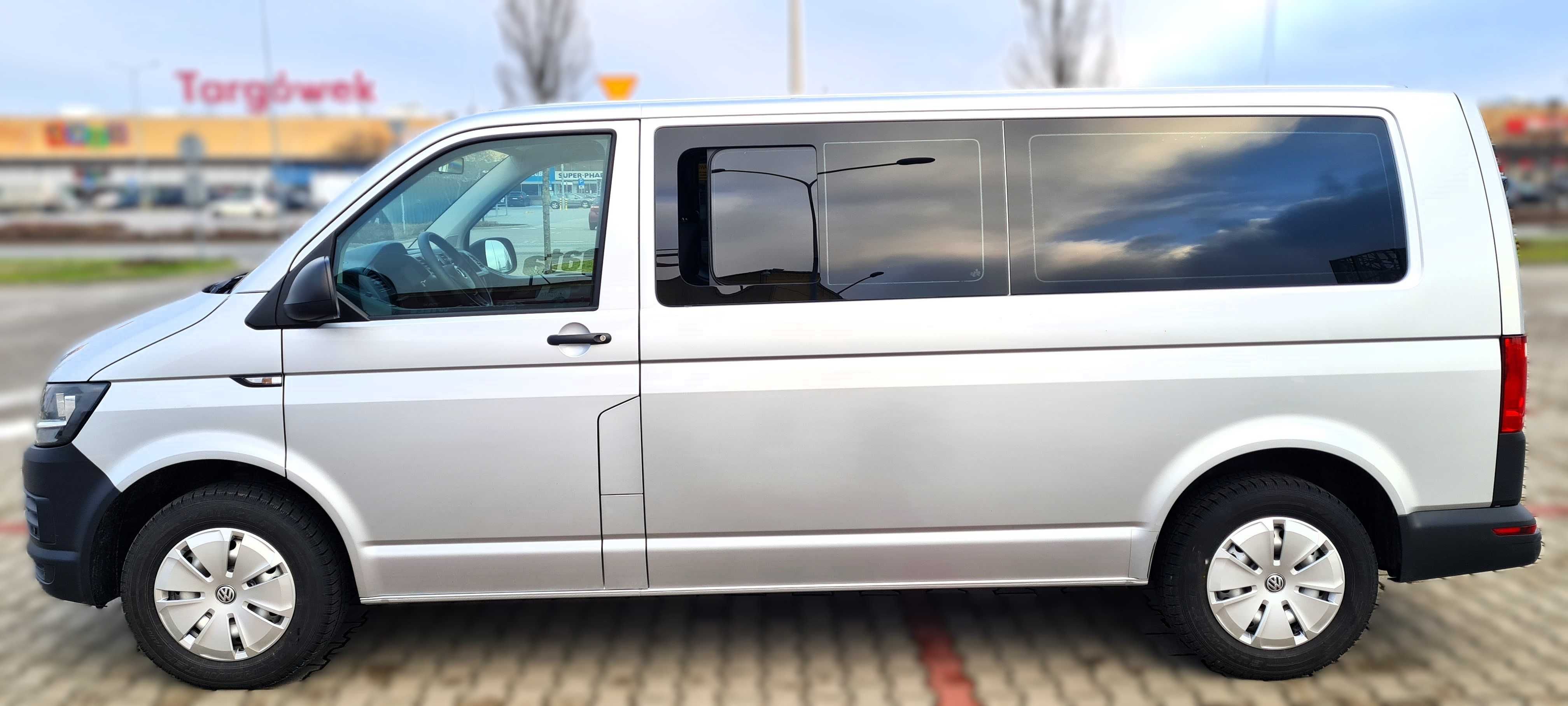 Komfortowy i bezpieczny wynajem busów 9-osobowych