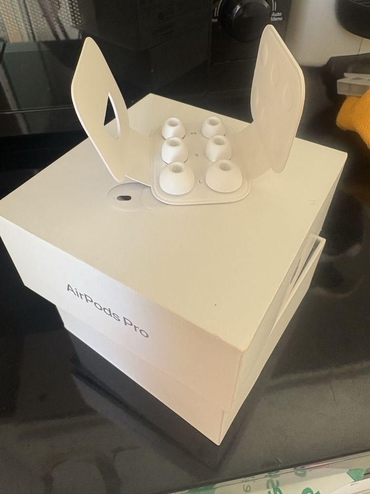 AirPodsPro APPLE