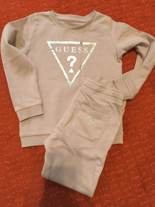 Dres Guess brudny roz