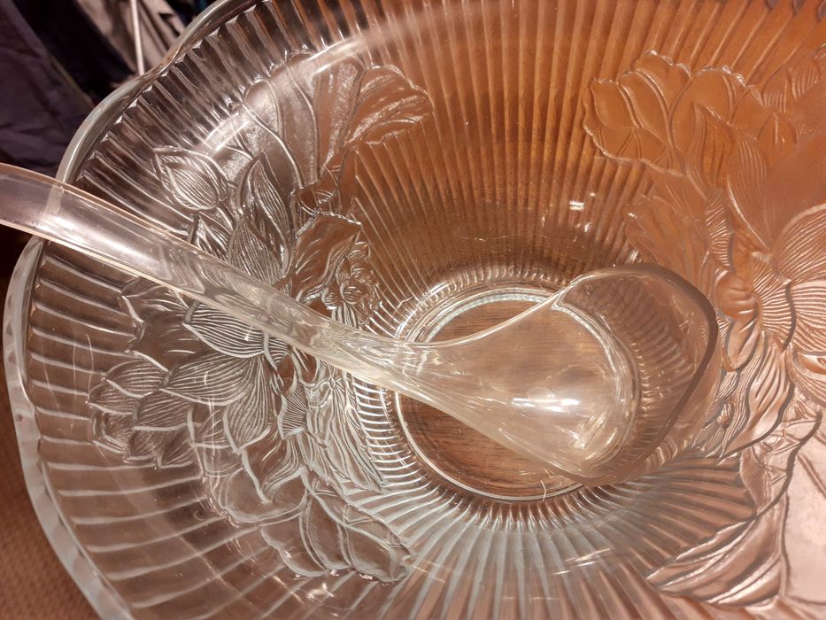 Misa do ponczu wraz z filiżankami