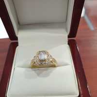 Niepowtarzalny śliczny  pierścionek z dużym cudownym brylantem