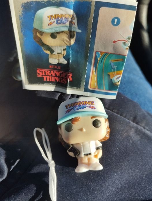 Figurino pop Stranger Things da kinder Joy