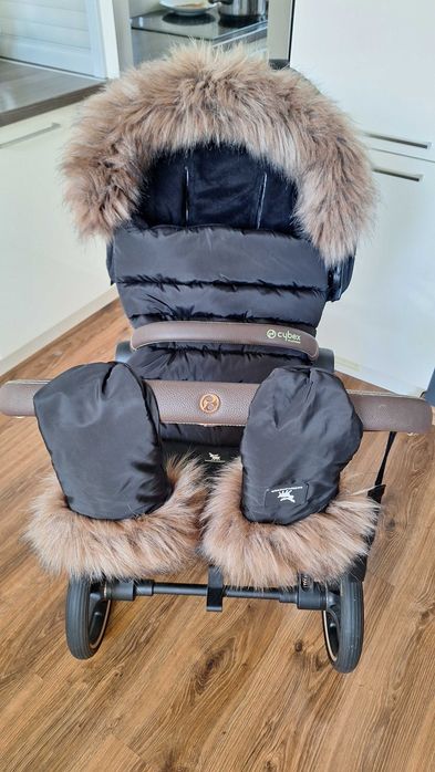 Rękawiczki do wózka Cottonmoose czarne z futerkiem polar