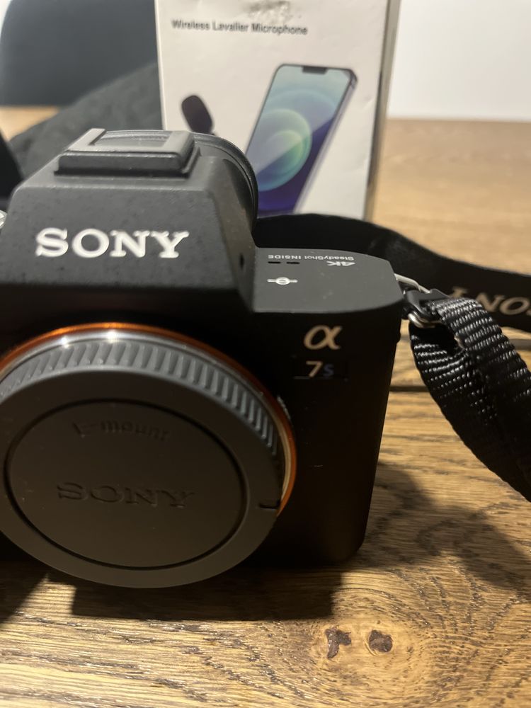 Sony a7II + 4 Baterias + Lente Samyang 50mm f/1.4