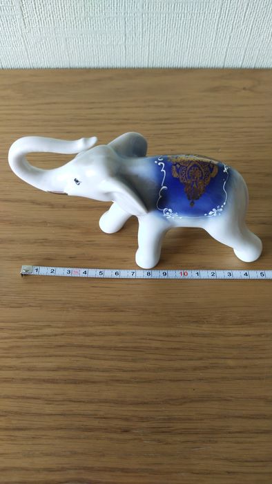J. Jezela porcelanowy słoń figurka z czasów PRL-u