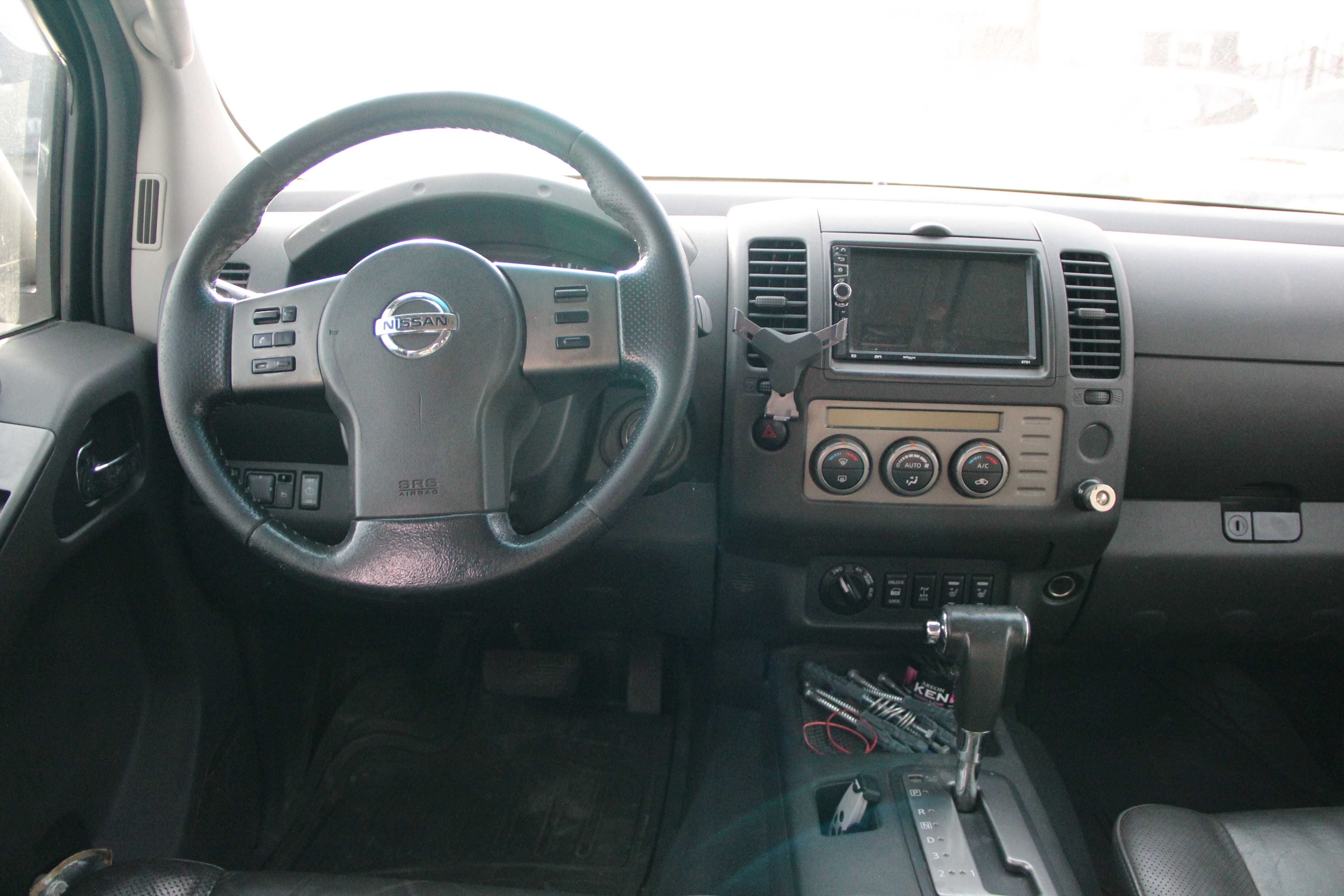 Nissan Navara , 2007 год, 2.5 турбодизель, автомат, Ниссан Наваро.